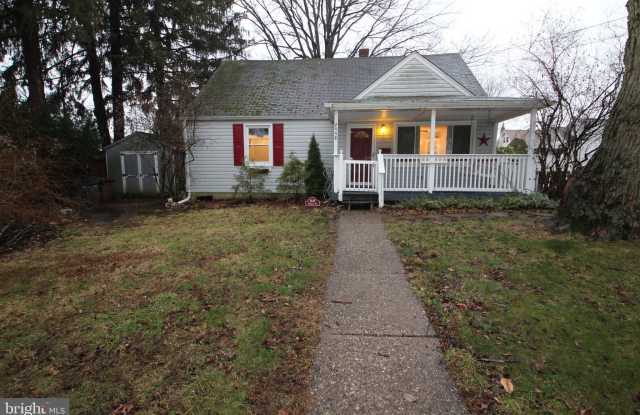 2448 PERSHING Avenue photos photos