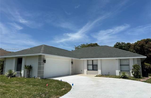 2313 SE Harrington Ave photos photos