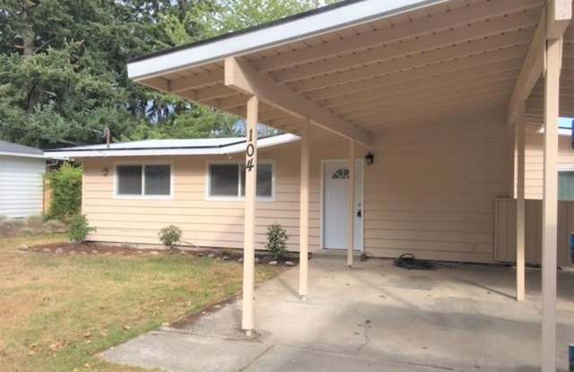 Sweet and Charming Rambler Available April 2nd - 104 164th Avenue Southeast, Bellevue, WA 98008
