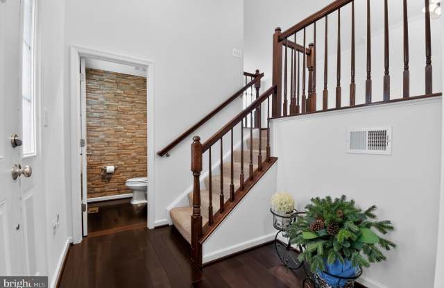 25099 PRAIRIE FIRE Square Gallery 4