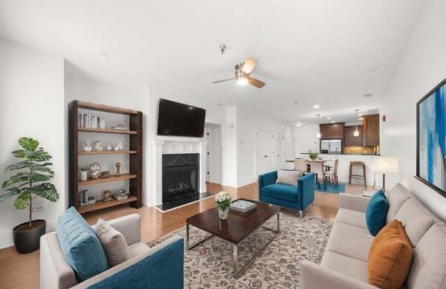 2360 Logan Circle NE Gallery 3