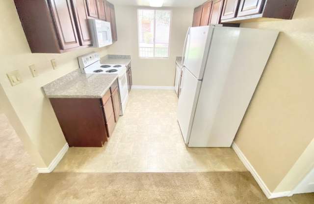 1ST FLOOR CONDO UNIT  1 BEDROOM/ 1 FULL BATH, LOCATED GUARD GATED COMMUNITY Gallery 4