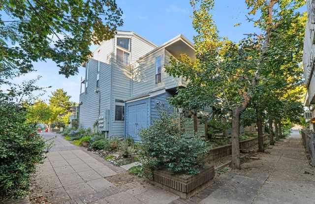 Beautiful 2-Bedroom, 2-Bathroom Condo Near Parks & Boulder Favorites Gallery 4
