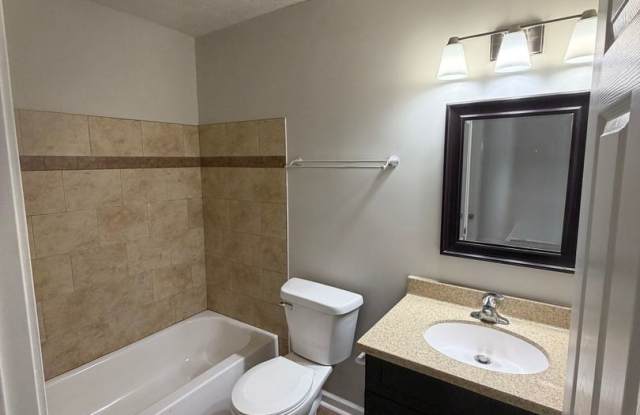 Experience Luxury Living at Bellagio Living II: Modern Apartments in Lawrence, Indiana Gallery 4