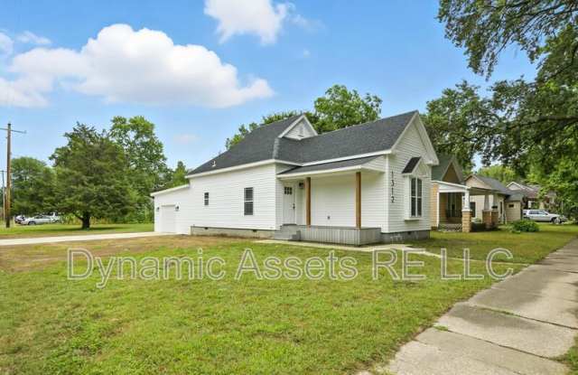 1312 N Grand St photos photos