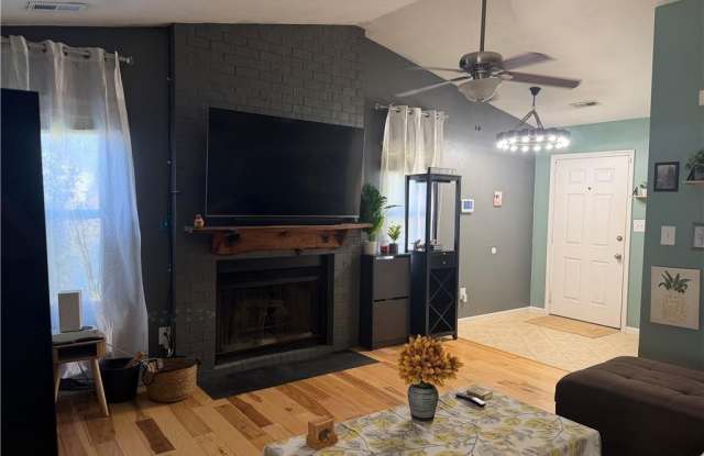 5801 Pleasant Woods Court Gallery 4