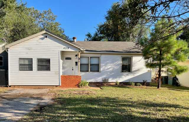 Cute 3 bed 2 bath in the hear of Edmond!! photos photos