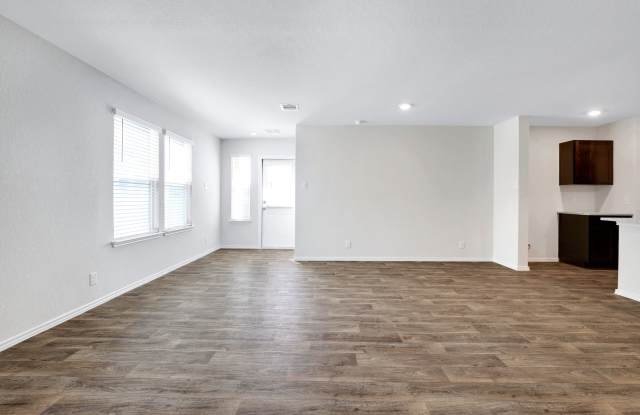 Spacious Whisper Falls Home with Dual Living Areas & Large Backyard Gallery 4