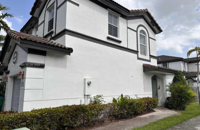 11461 NW 76th St photos photos