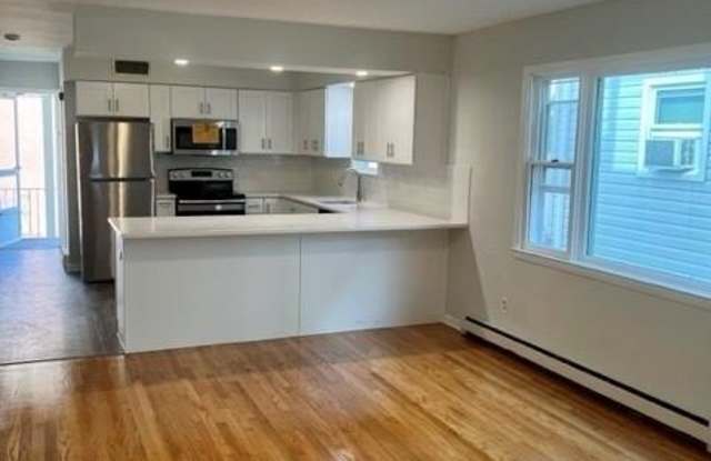 12 Grunauer Avenue Gallery 4