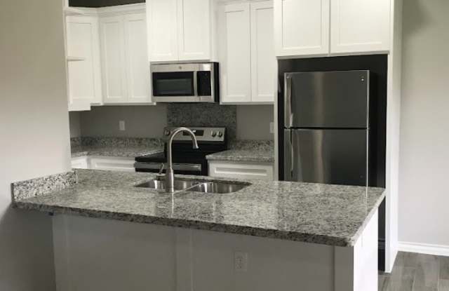 113 Mimosa Street, Apt B - 113 Mimosa Street, Los Fresnos, TX 78566