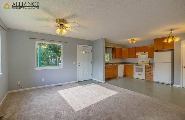 Spacious Rooms  Newer Carpet ~ Close to Downtown photos photos