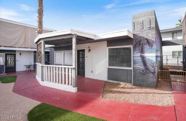 6528 N 17TH Avenue unit: 15 photos photos