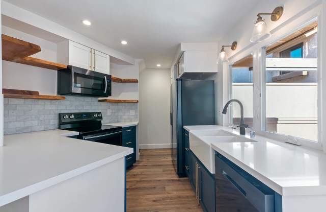 Light-Filled 2BR/2.5BA Townhouse with Private Patio  2-Car Garage Near UCSD  UTC photos photos