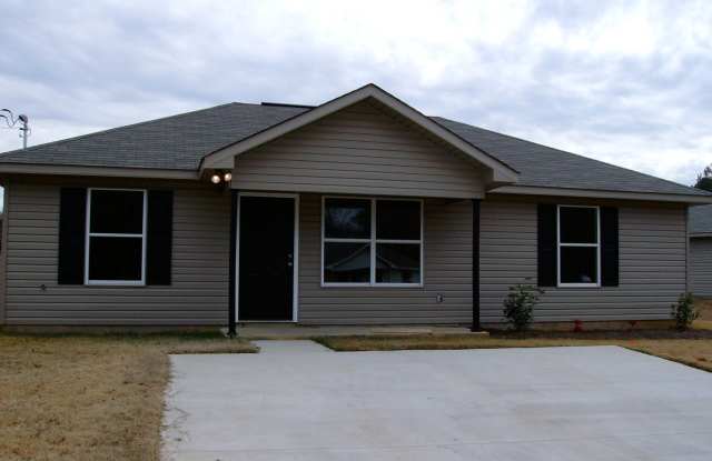 Home in Elrod, AL!!! Available to View Now!!! photos photos