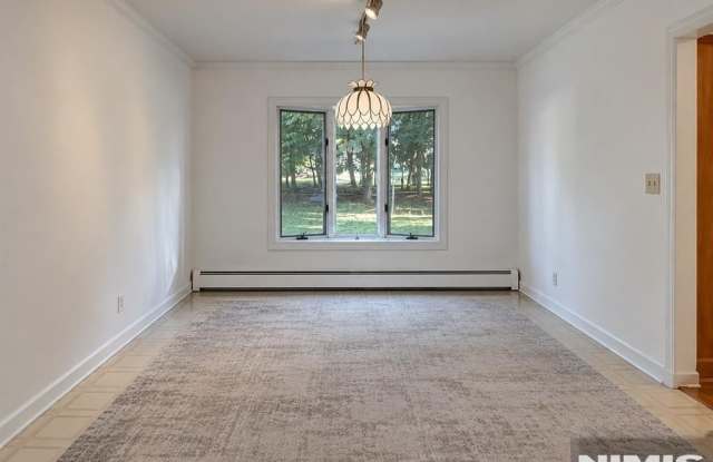 160 Spring Valley Road Gallery 4