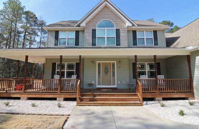 Beautiful Woodlake Home - 477 Thimbleberry Drive, Moore County, NC 28394