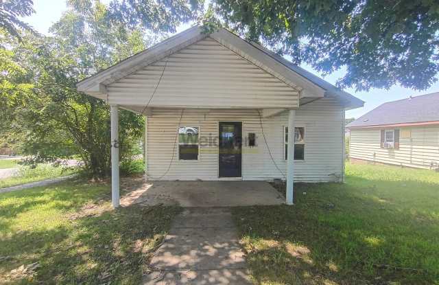 2bed/1bath house on a corner lot Gallery 3
