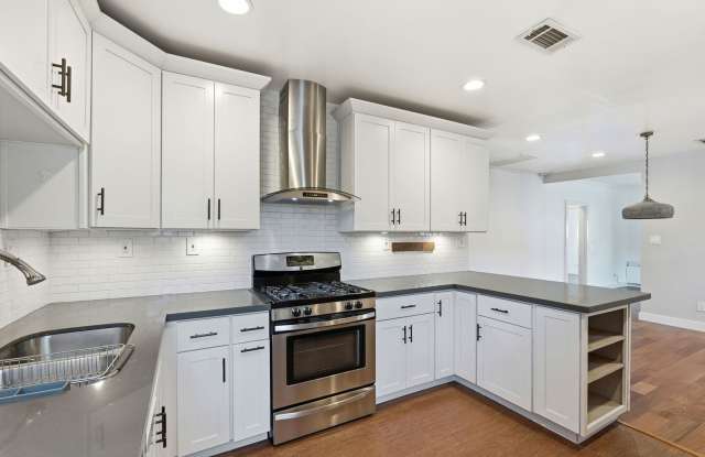 Beautiful Spacious 3-bedroom 2-Bath Home in Berkeley! photos photos