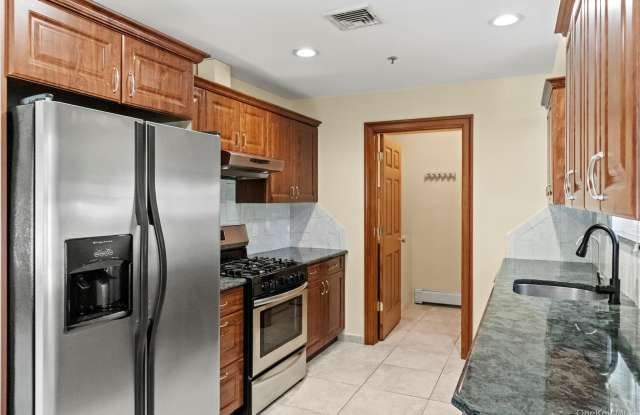 72 Cedar Swamp Road unit: 3 photos photos