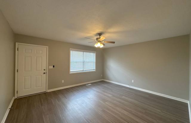 Freshly Renovated 2 Bedroom Duplex in Manchester! Gallery 4