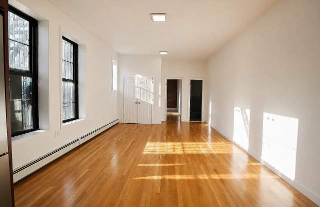 460 Throop Ave Apt 4 Gallery 1