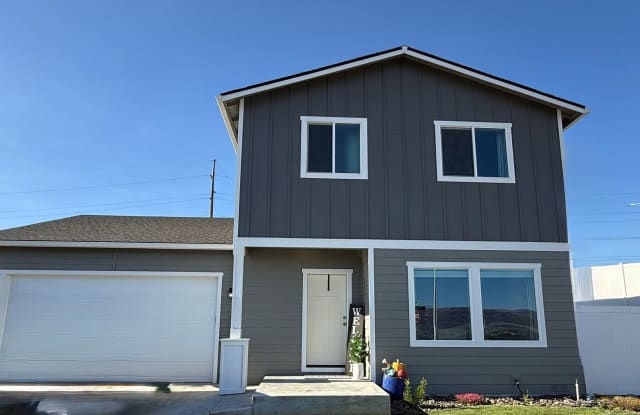 Coming soon Now renting 3 bedroom House - 1967 N Mineral Pl, Douglas County, WA 98802