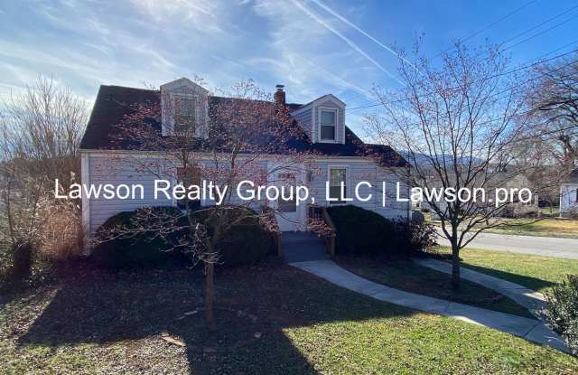 Charming Salem Cape Cod with Loft- Lawn Care Included photos photos