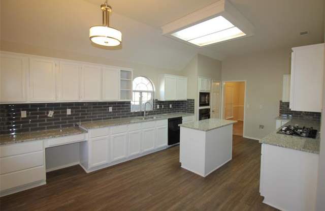7309 Wilshire Gallery 4
