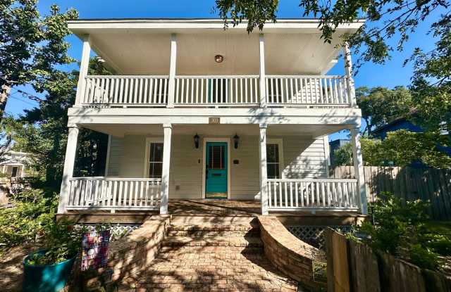 Charming 4-Bedroom Home in the Heart of Lake Eola Heights! Gallery 1
