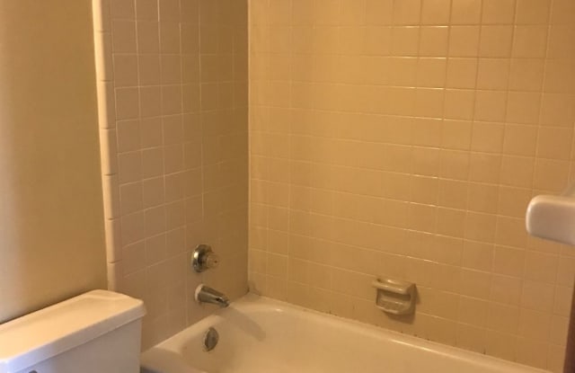1370 Old Middleburg Rd N Apt 3 - 1370 Old Middleburg Road, Jacksonville, FL 32210