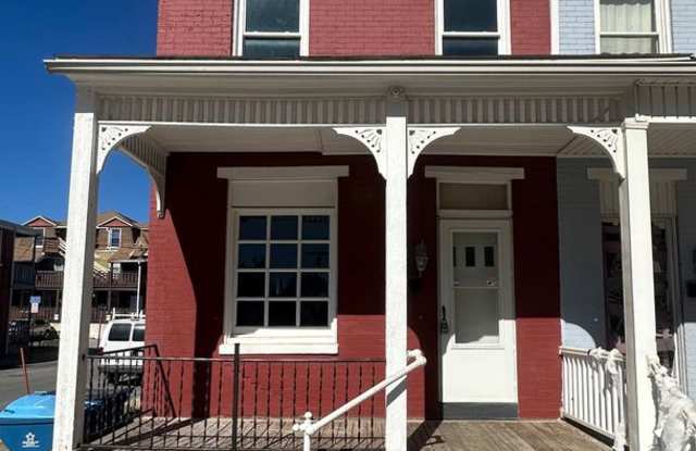 1047 W Poplar Street photos photos
