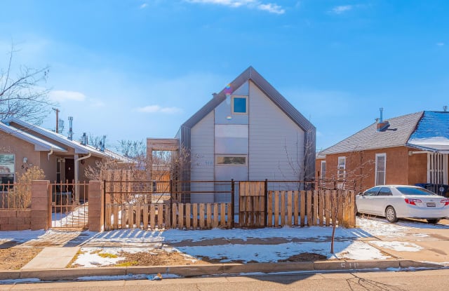 510 Iron Avenue - 510 Iron Avenue Southeast, Albuquerque, NM 87102