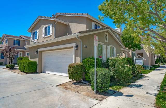 Charming 3-Bedroom Home in Valencia's Creekside Community with Paseo Access! photos photos