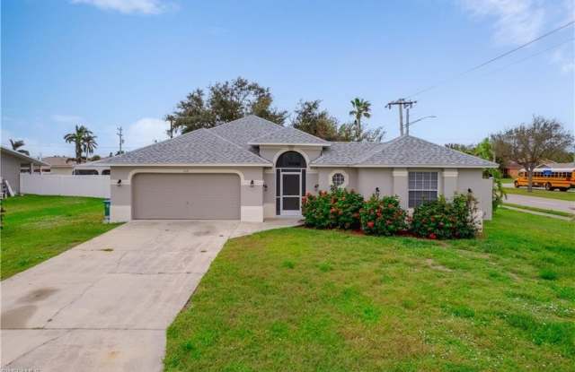 102 SE 39th photos photos