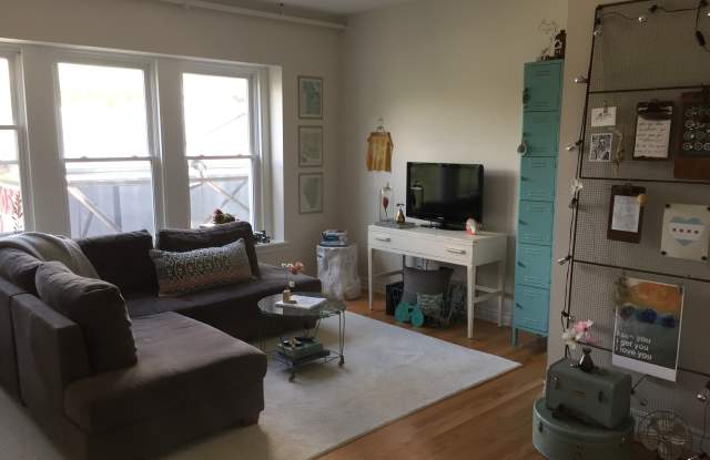 319 East Grand River Avenue photos photos