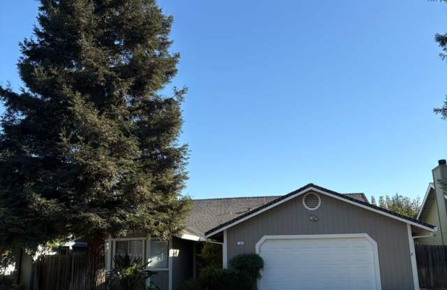 Cul-de-sac 3 bedroom 2 bath home Gallery 1