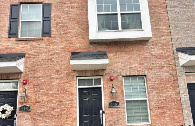118 ANNAPOLIS Street Gallery 1