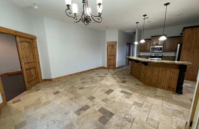 3 bed 3 bath home - Located just below The D sign! MUST SEE PICTURES! photos photos