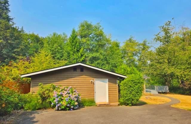 Charming Rose Hill Rambler with Spacious Private Lot photos photos Charming Rose Hill Rambler with Spacious Private Lot photos photos