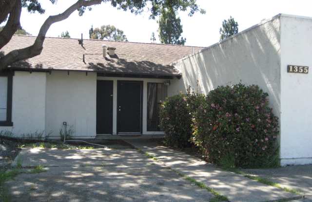 1335 CAVALIER photos photos