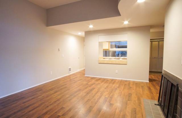 Gorgeous & Bright 1-Bed w/ Wood-Burning Fireplace, W/D, & Private Patio! Gallery 4