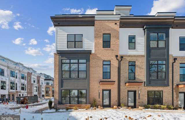 2106 TYSONS RIDGELINE Road Gallery 2