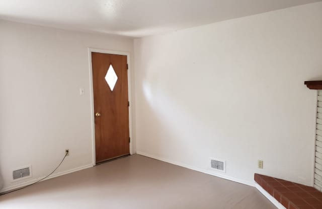 660 Glen Eyrie Circle Gallery 4