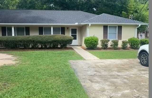 1406 S Jennings Ave. Lanett AL 36863 photos photos