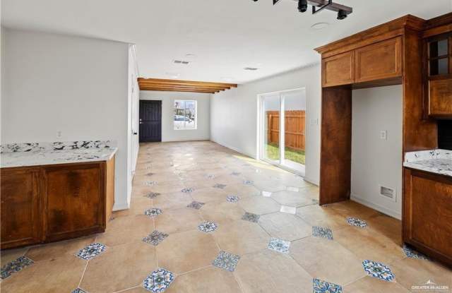 1412 E Karen Drive Gallery 3