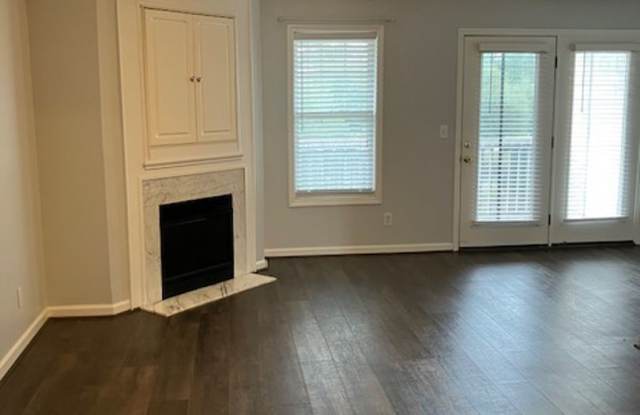 904-J Gallery 4