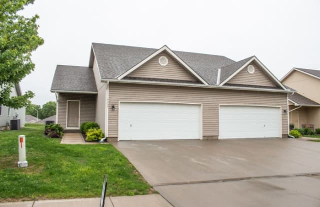 9404-9406 North Gower Avenue - 9404-9406 North Gower Avenue, Kansas City, MO 64154