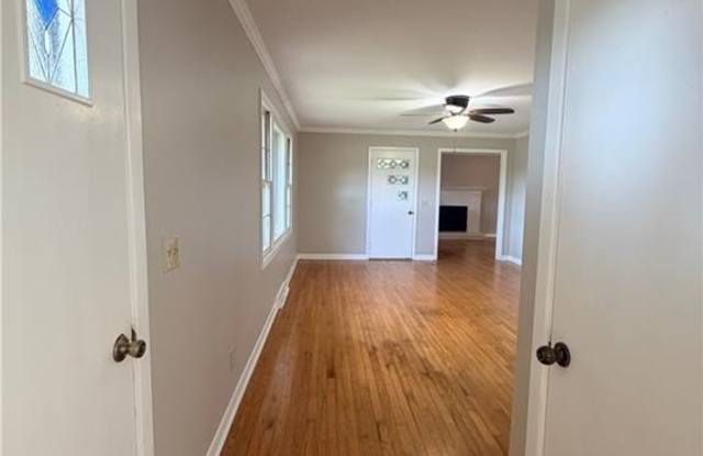 1908 Cardinal Crest Road Gallery 3