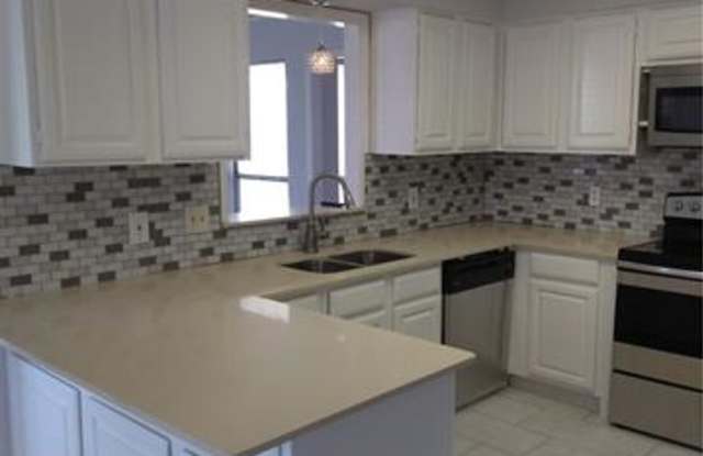 4941 Longwood Court Gallery 4